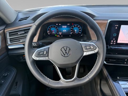 New 2026 Volkswagen Atlas SE image 12