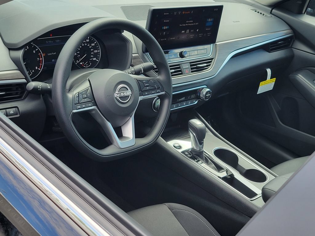New 2026 Nissan Altima 2.5 SV w/ SV Special Edition Package FWD image 3