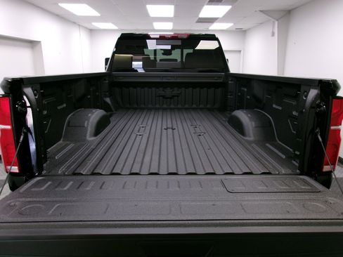 Used 2026 Chevrolet Silverado 3500 High Country w/ Midnight Edition AWD/4WD image 11