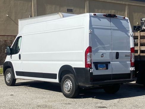 Used 2025 RAM ProMaster 2500 w/ Convenience Group FWD image 4