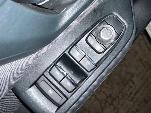 Certified 2025 Subaru Forester Premium AWD/4WD image 17