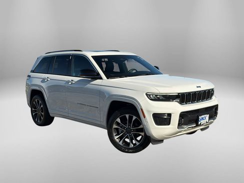 Used 2023 Jeep Grand Cherokee Overland w/ Adv Protech Group III AWD/4WD image 5