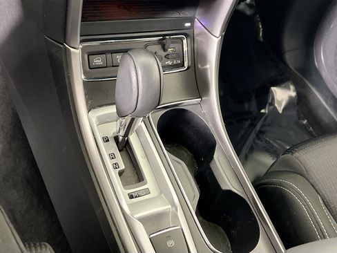 Used 2022 Subaru Ascent Premium w/ Convenience Package image 16