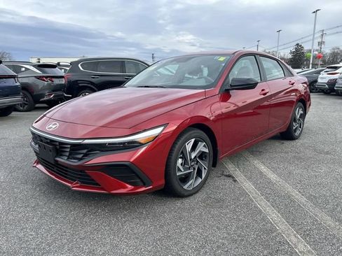 Certified 2025 Hyundai Elantra Sport image 7