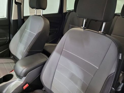 Used 2015 Ford Escape SE image 25