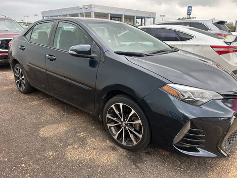 Used 2018 Toyota Corolla SE FWD image 7