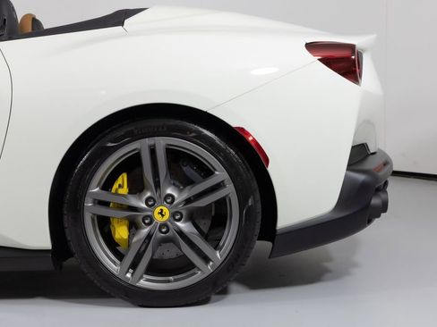 Used 2019 Ferrari Portofino image 20