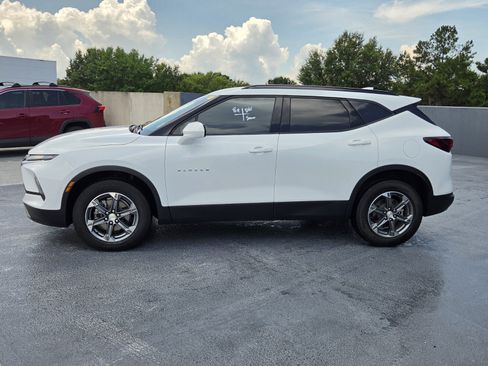 Used 2024 Chevrolet Blazer LT w/ Convenience Package FWD image 2