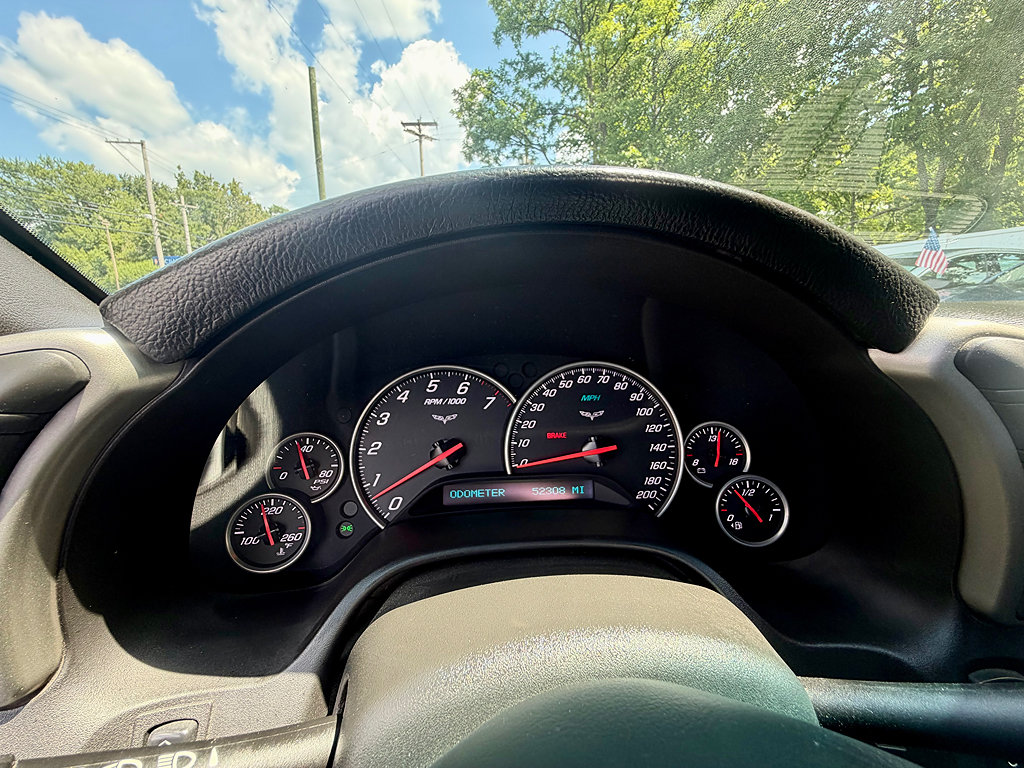 Used 2005 Chevrolet Corvette Convertible w/ Preferred Equipment Group RWD image 10