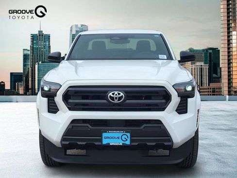 Used 2025 Toyota Tacoma SR image 9
