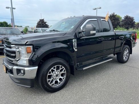 Certified 2022 Ford F350 Lariat w/ Lariat Value Package AWD/4WD image 3