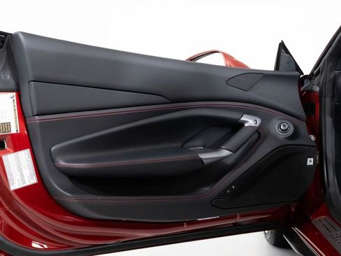 Used 2023 Ferrari F8 Spider image 32