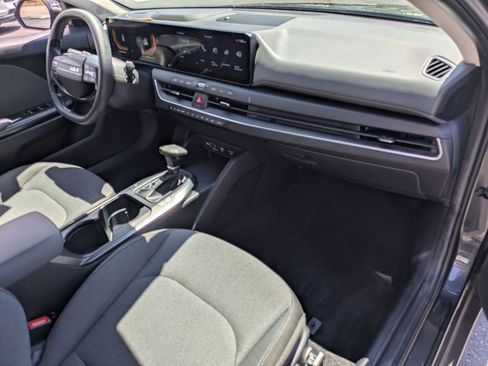 Used 2025 Kia K4 FWD image 29