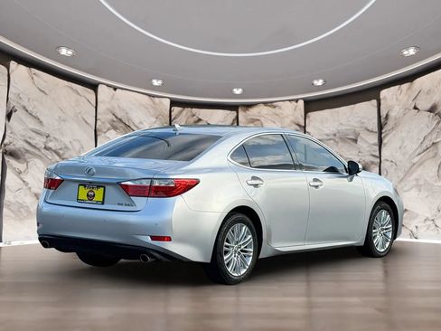 Used 2013 Lexus ES 350 w/ Luxury Pkg FWD image 5