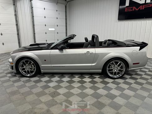Used 2007 Ford Mustang GT Premium image 3