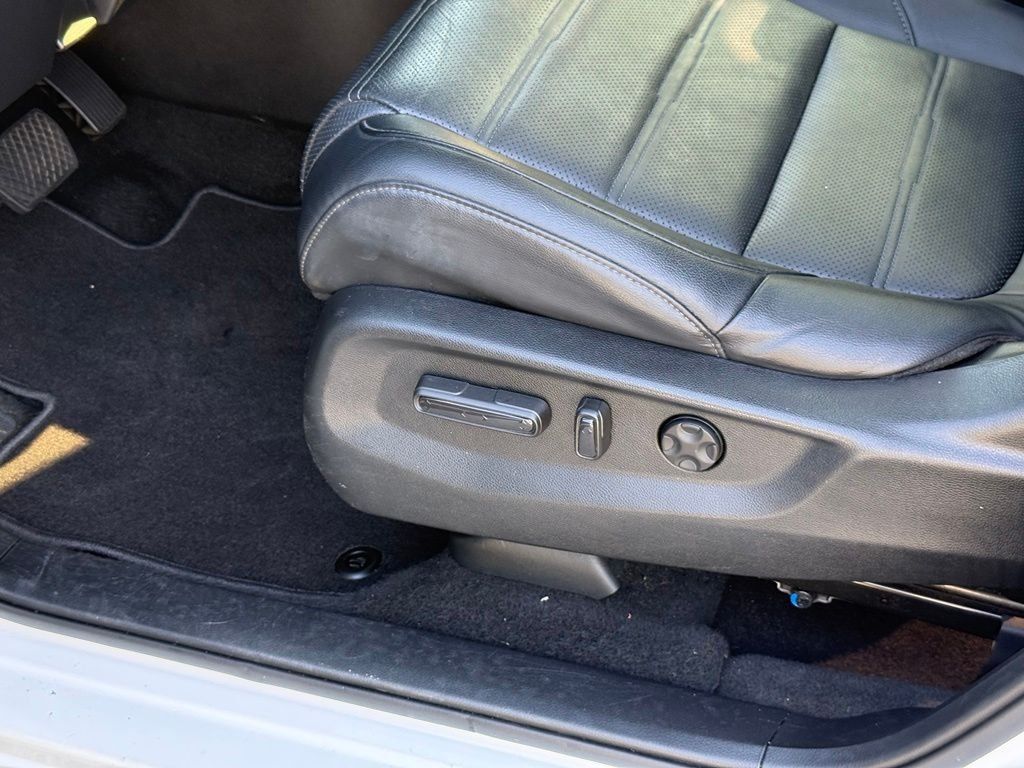 Used 2020 Honda CR-V EX-L image 24