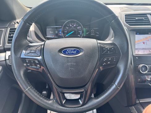 Used 2019 Ford Explorer XLT w/ Equipment Group 202A AWD/4WD image 16