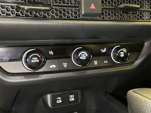 Certified 2026 Honda HR-V LX image 25