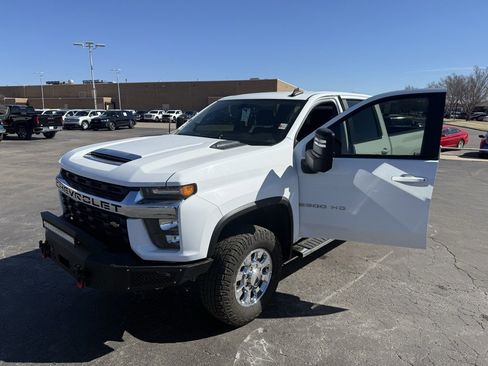 Used 2022 Chevrolet Silverado 2500 LT w/ Fleet Comfort Package image 9