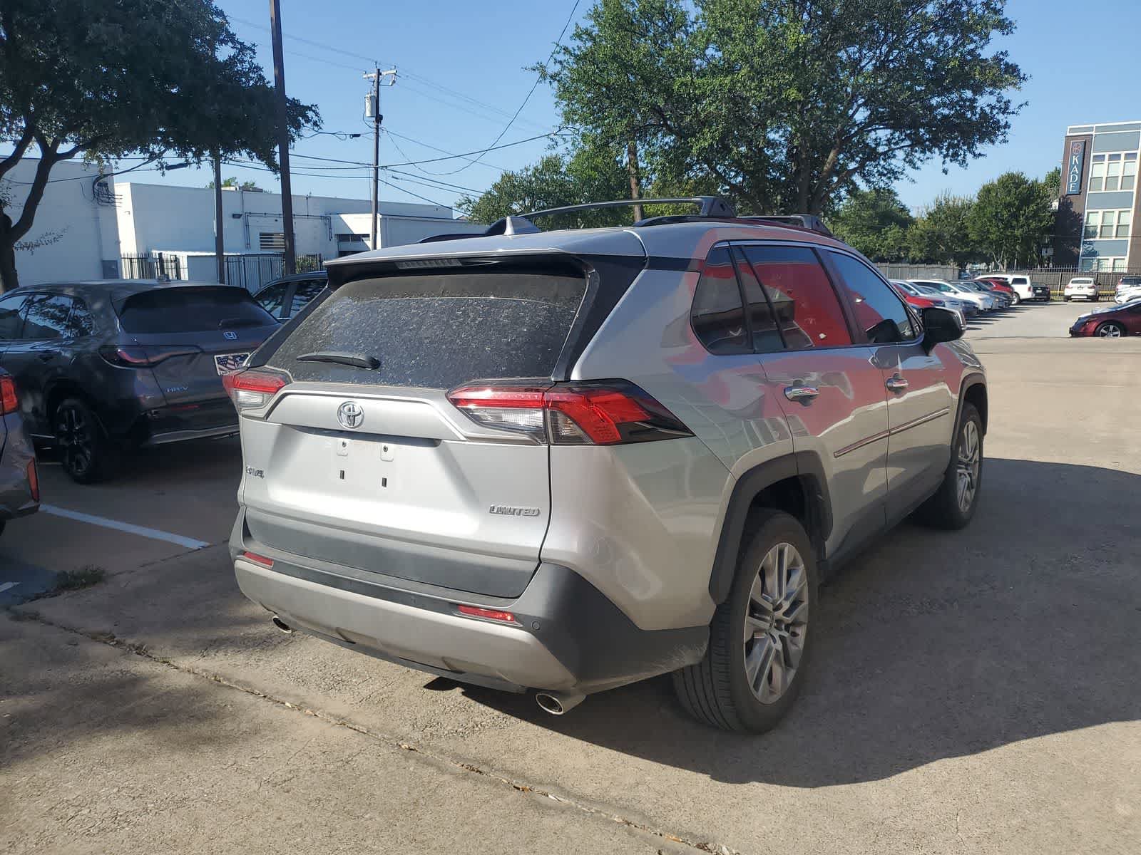 Used 2022 Toyota RAV4 Limited FWD image 6