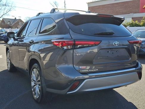 Certified 2021 Toyota Highlander Platinum image 4