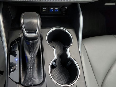 Certified 2022 Toyota Highlander XLE image 42