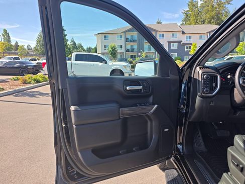 Used 2020 Chevrolet Silverado 1500 LTZ w/ LTZ Premium Package AWD/4WD image 26