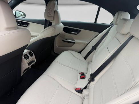 Used 2025 Mercedes-Benz C 300 4MATIC Sedan image 12