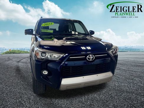 Used 2024 Toyota 4Runner TRD Off-Road AWD/4WD image 8