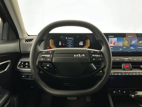 Used 2025 Kia K4 FWD image 16