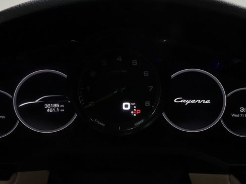 Used 2020 Porsche Cayenne E-HYBRID w/ Premium Plus Package image 29
