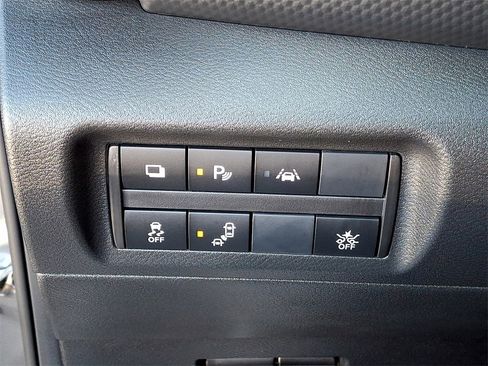 Used 2024 Nissan Kicks S image 25