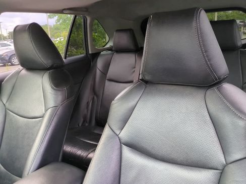 Used 2019 Toyota RAV4 XLE AWD/4WD image 8