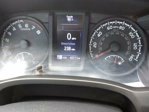 Used 2019 Toyota Tacoma SR5 image 11