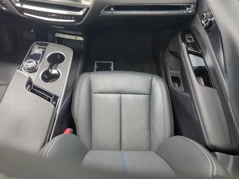 Used 2024 Cadillac Lyriq Sport AWD/4WD image 15