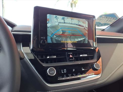 Used 2025 Toyota Corolla SE w/ SE Package image 13