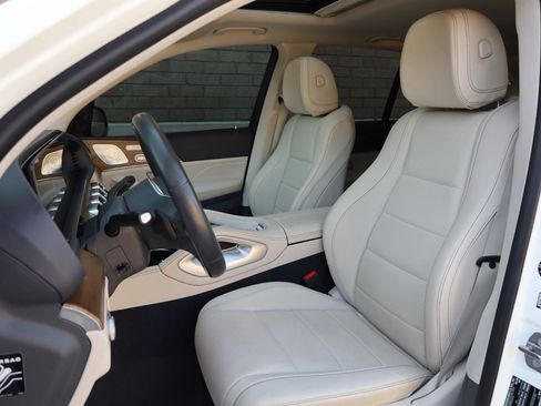 Used 2020 Mercedes-Benz GLE 350 w/ Premium Package image 17