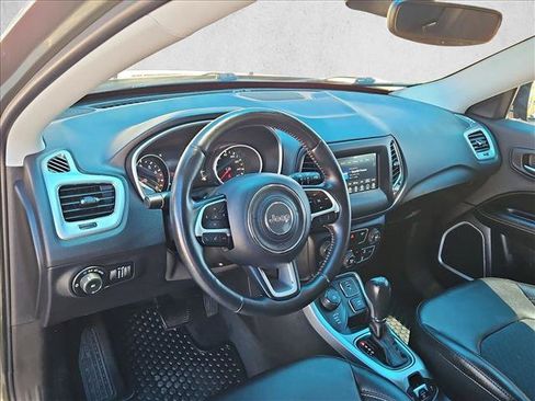 Used 2019 Jeep Compass Latitude w/ Popular Equipment Group AWD/4WD image 10