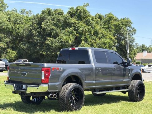 Used 2017 Ford F250 Lariat w/ Lariat Ultimate Package AWD/4WD image 6