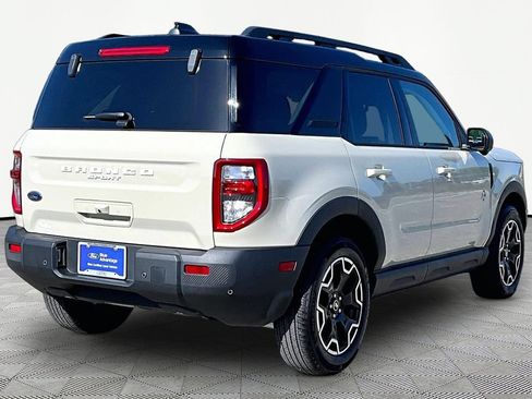 Certified 2025 Ford Bronco Sport Outer Banks w/ Outer Banks Tech Package+ AWD/4WD image 2