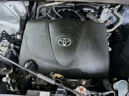 Used 2017 Toyota Highlander Limited image 37