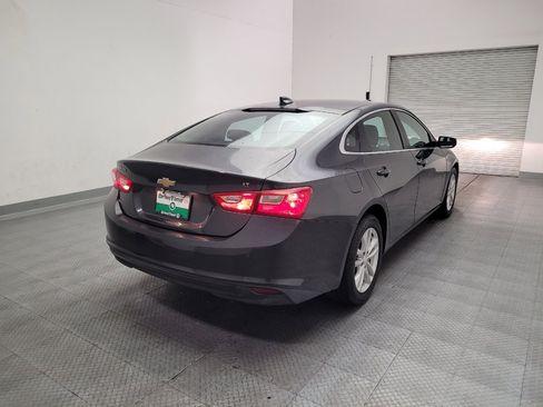 Used 2018 Chevrolet Malibu LT w/ Driver Confidence Package FWD image 9