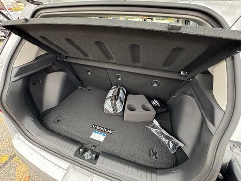 New 2026 Hyundai Venue SE image 31