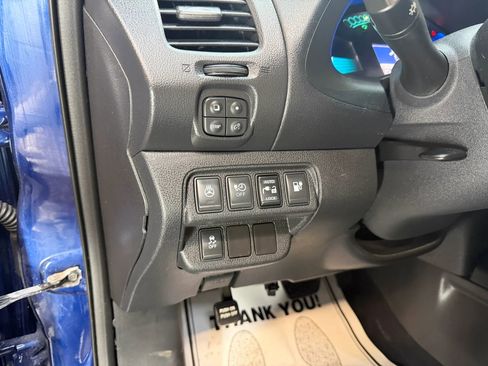 Used 2017 Nissan Leaf SV w/ Premium Package image 13