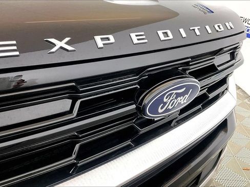 Certified 2025 Ford Expedition Platinum AWD/4WD image 24