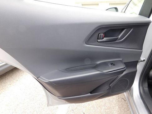 Used 2023 Toyota Prius LE image 6