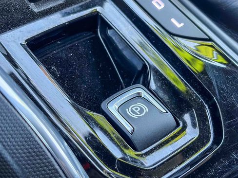 Used 2024 GMC Canyon Elevation w/ Elevation Premium Package image 33