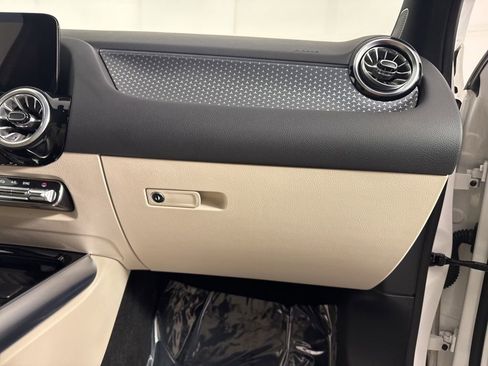 Certified 2025 Mercedes-Benz GLA 250 4MATIC image 10