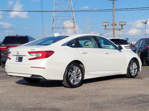 Used 2018 Honda Accord LX image 11