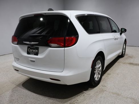Used 2023 Chrysler Voyager LX image 2